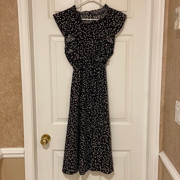 Ruffled midi dress - Picture 1 of 3